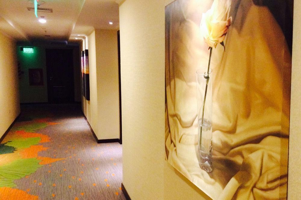 Carnaval Hotel Casino Encarnación Exteriér fotografie A corridor at the hotel