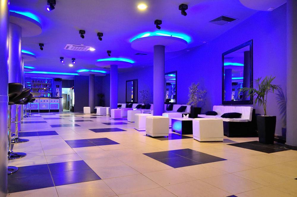 Carnaval Hotel Casino Encarnación Exteriér fotografie The interior of the nightclub