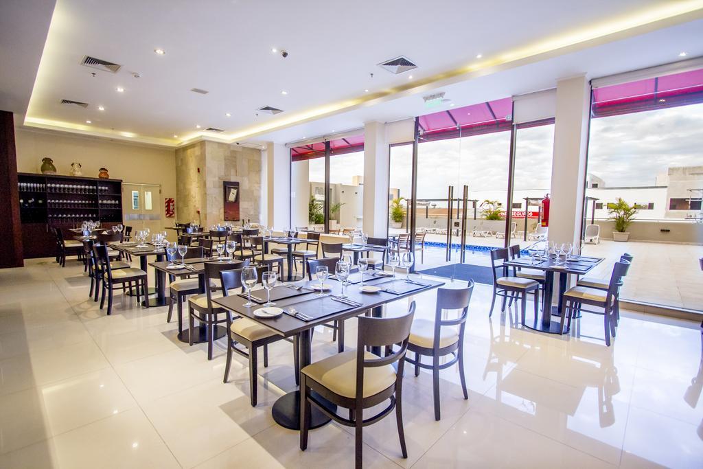 Carnaval Hotel Casino Encarnación Exteriér fotografie Restaurant
