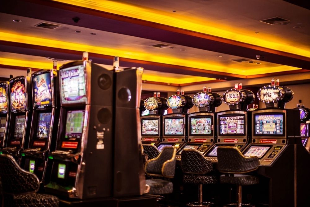 Carnaval Hotel Casino Encarnación Exteriér fotografie A row of slot machines