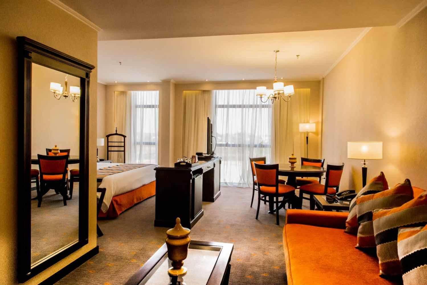 Carnaval Hotel Casino Encarnación Exteriér fotografie A suite at the hotel