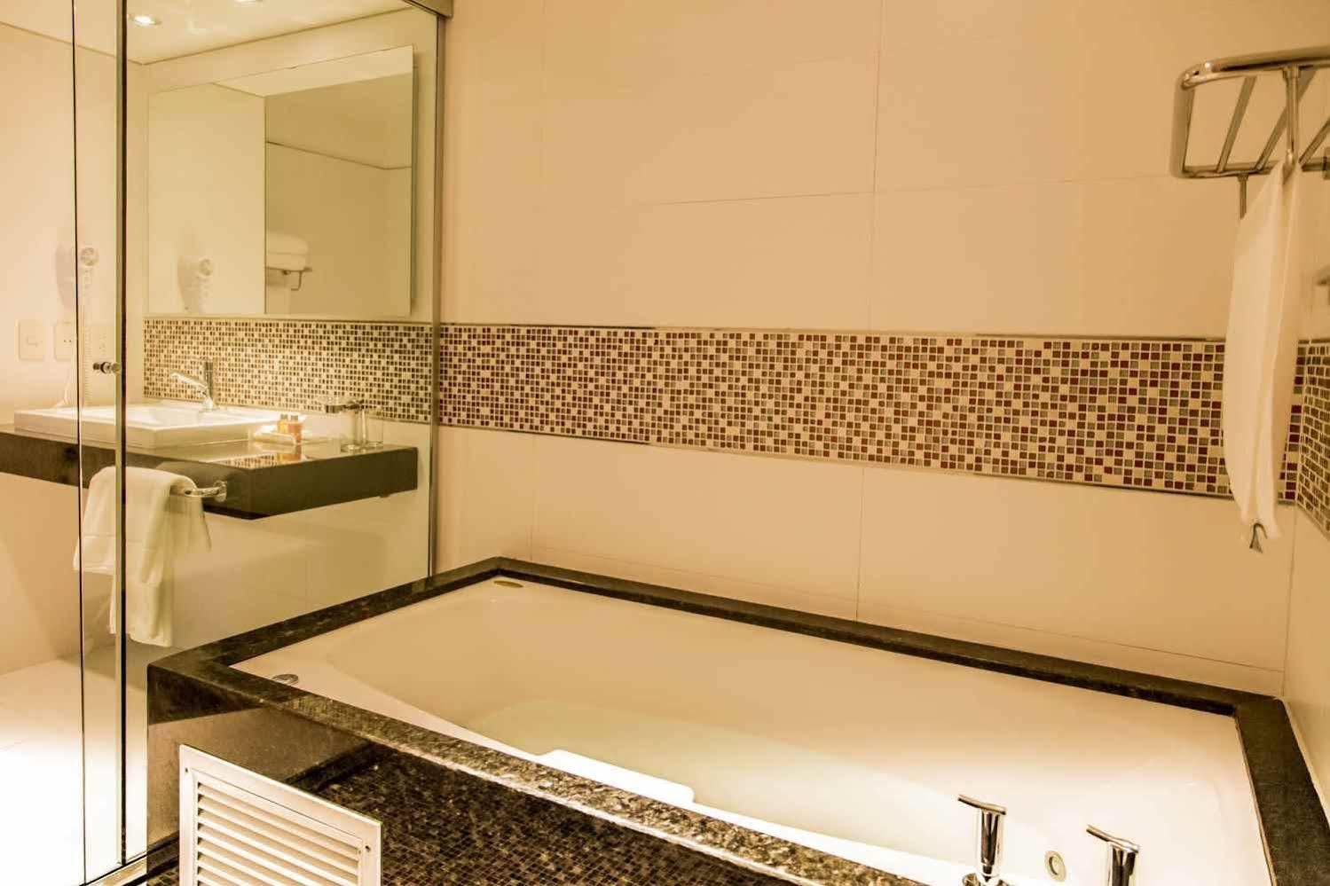 Carnaval Hotel Casino Encarnación Exteriér fotografie Bathroom
